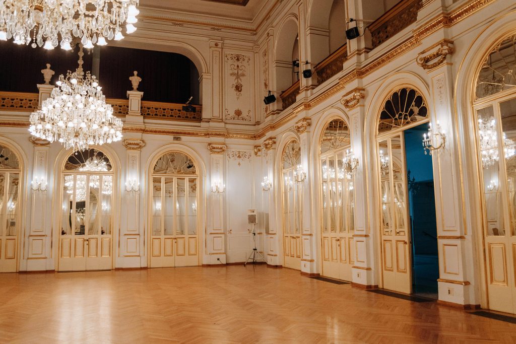 wedding venue ballroom that is empty